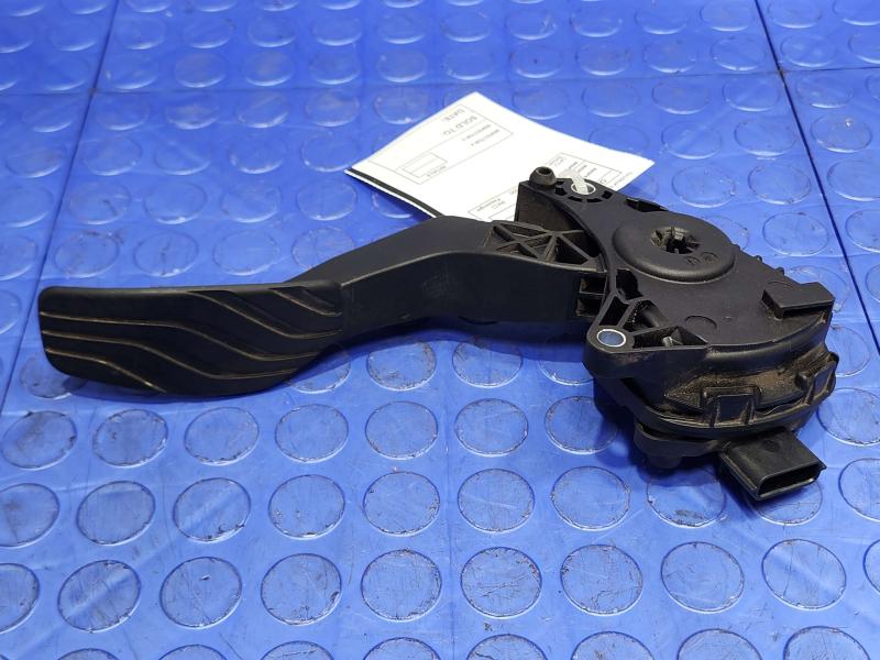 2016 Nissan Rogue Pedal Assembly