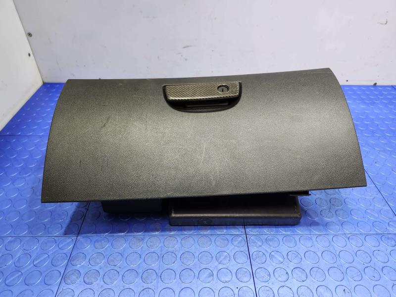 2010 Dodge Challenger Glove Box