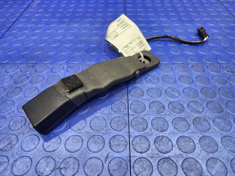 2004 Ford Explorer Front Seat Belt