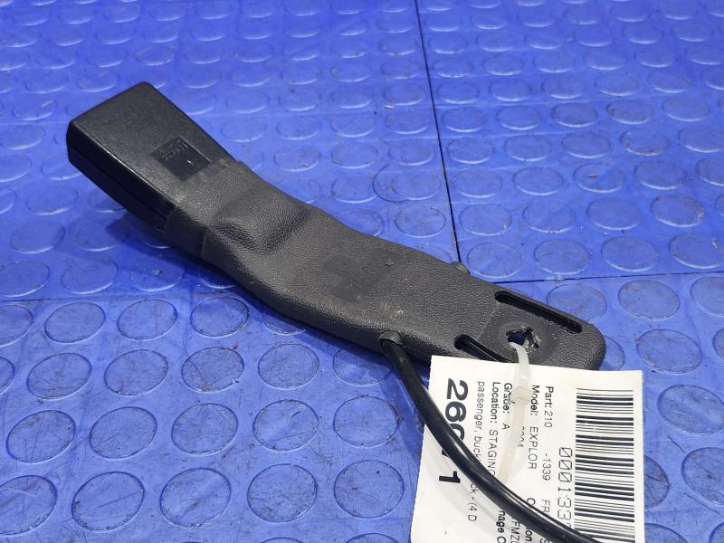 2004 Ford Explorer Front Seat Belt