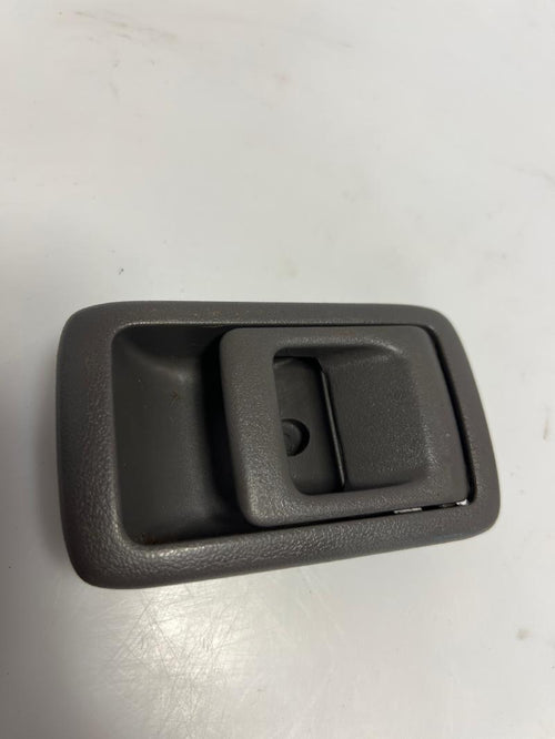 1996 - 2002 Toyota 4Runner Inside Door Handle RH Passenger Side Front / Rear Gray OEM 6920510070B1