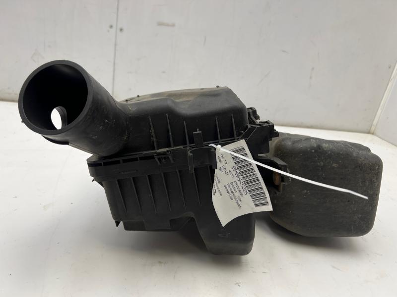 2005 - 2007 Subaru Outback 2.5L Air Cleaner Box Assembly OEM 46052AG05A 46052AG04A