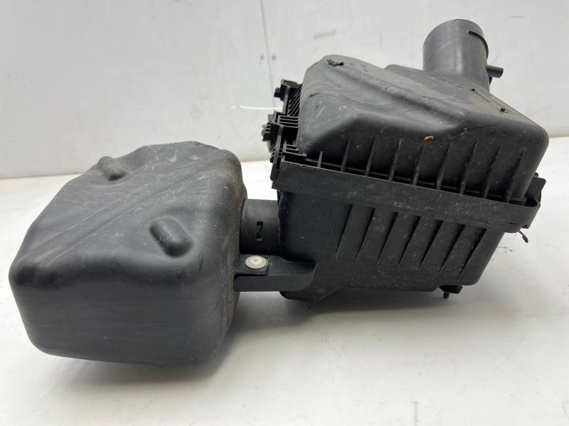 2005 - 2007 Subaru Outback 2.5L Air Cleaner Box Assembly OEM 46052AG05A 46052AG04A