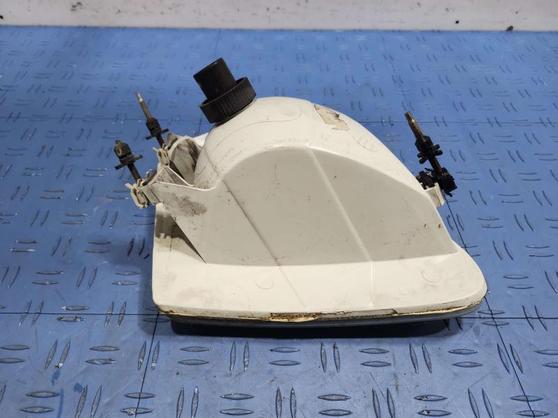 2001 Ford F-150 Headlamp Assembly