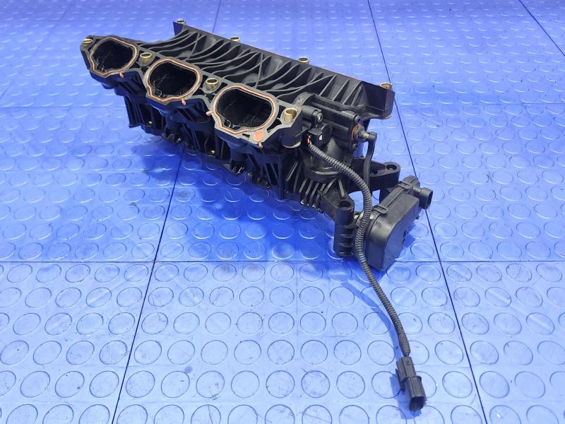 2011 Kia Sorento Intake Manifold