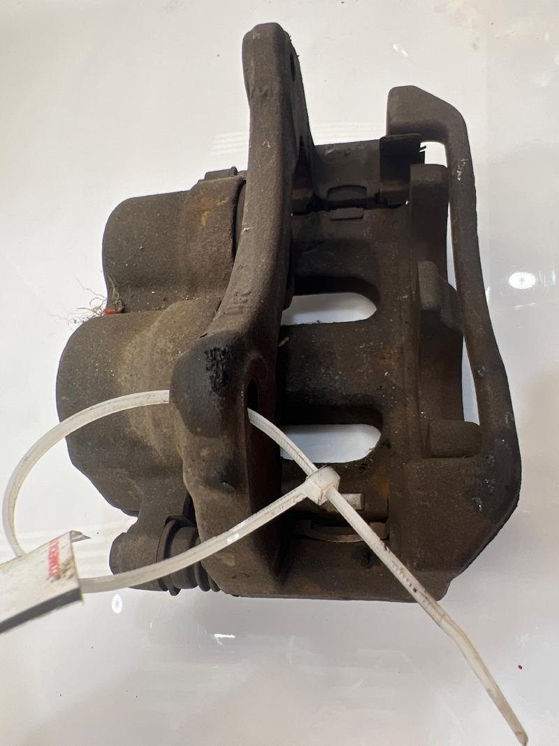 2002 Ford Explorer Caliper