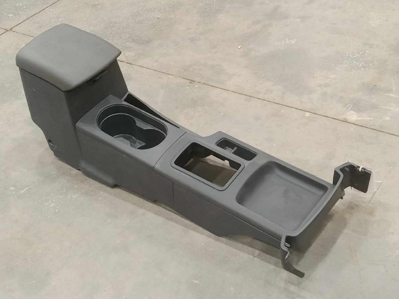 2019 Nissan Frontier Front Console