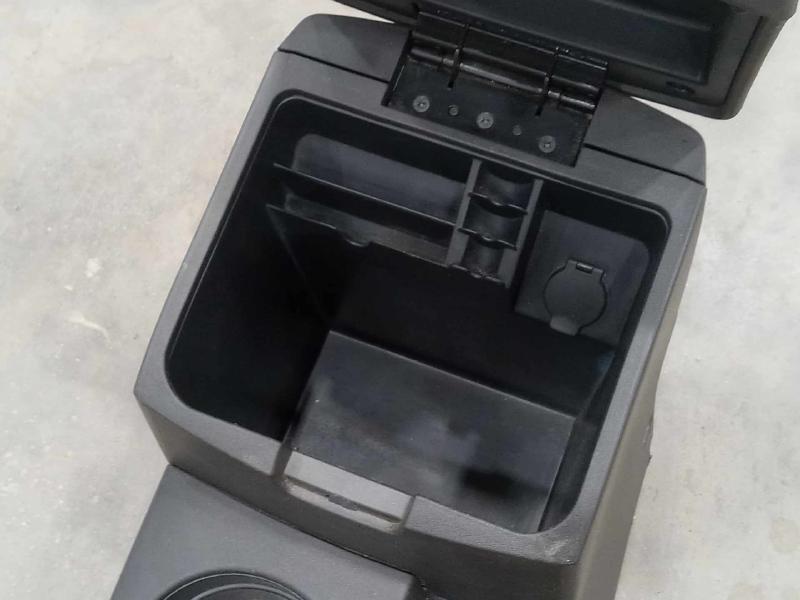 2019 Nissan Frontier Front Console