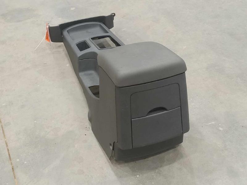 2019 Nissan Frontier Front Console