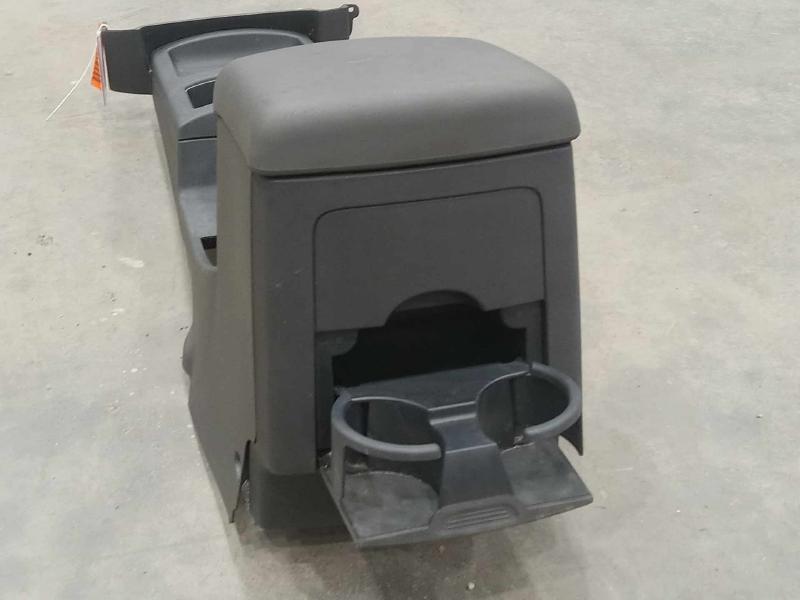 2019 Nissan Frontier Front Console