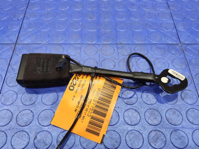 2018 Volkswagen Passat Front Seat Belt