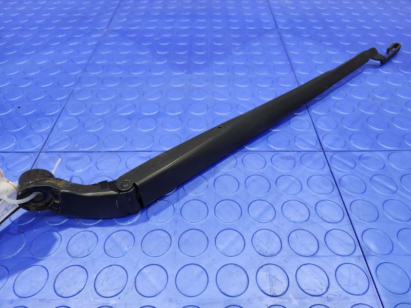 2013 Toyota Prius Wiper Arm
