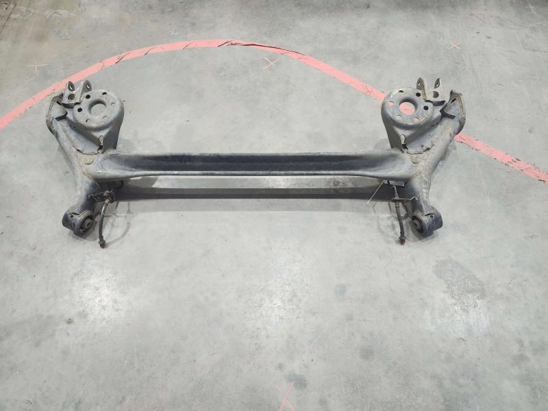 2014 Toyota Prius Beam Axle