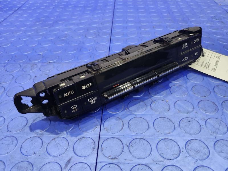 2017 Toyota Prius Heater A/C Control