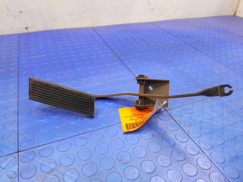 1997-2004 Jeep Wrangler TJ Accelerator Pedal Assembly LHD OEM 52078714