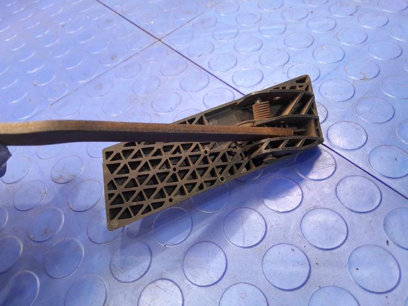 1997-2004 Jeep Wrangler TJ Accelerator Pedal Assembly LHD OEM 52078714