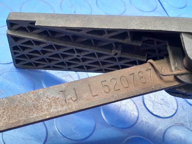 1997-2004 Jeep Wrangler TJ Accelerator Pedal Assembly LHD OEM 52078714