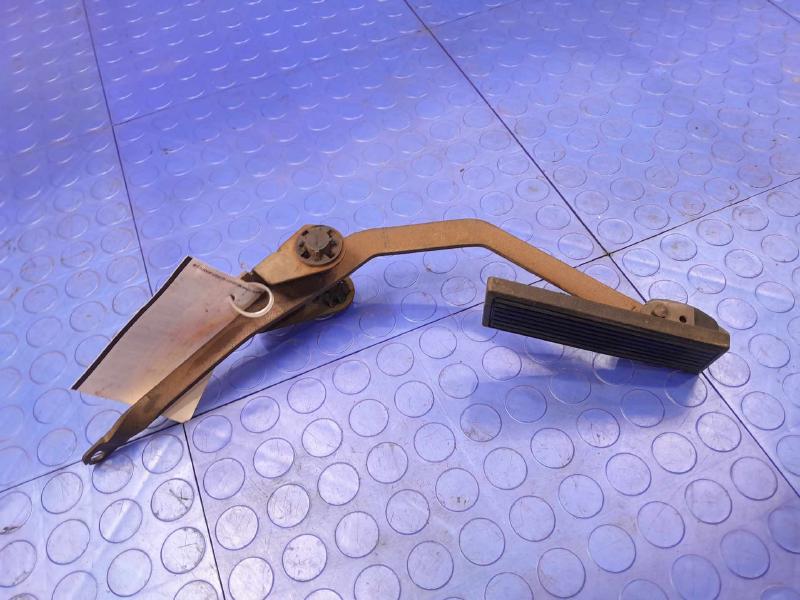 1997-2004 Jeep Wrangler TJ Accelerator Pedal Assembly LHD OEM 52078714