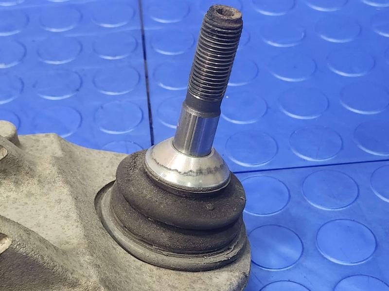 2003 Lincoln Town Car Lower Control Arm Front