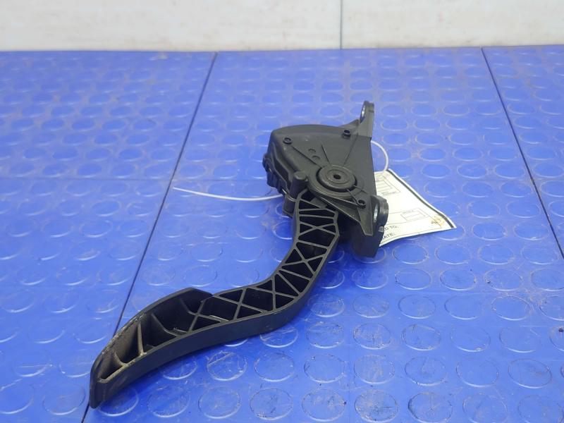2018-2024 Nissan Titan Accelerator Pedal Assembly Genuine OEM 18002-EZ20B