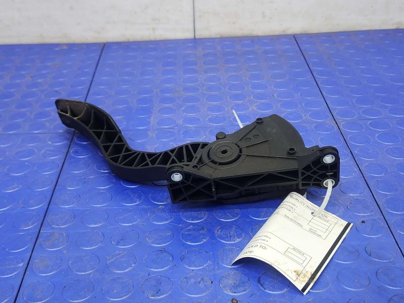 2018-2024 Nissan Titan Accelerator Pedal Assembly Genuine OEM 18002-EZ20B