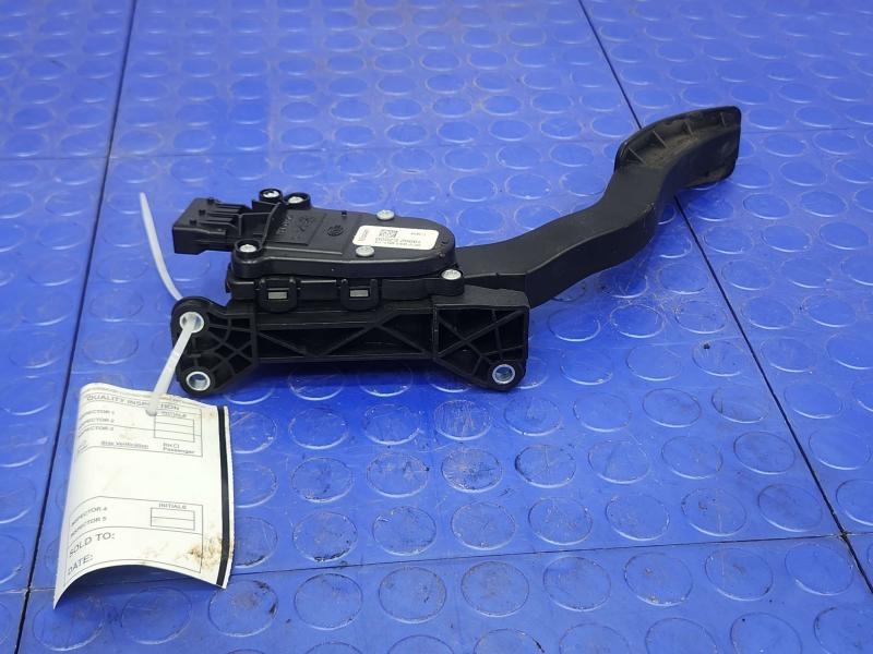 2018-2024 Nissan Titan Accelerator Pedal Assembly Genuine OEM 18002-EZ20B