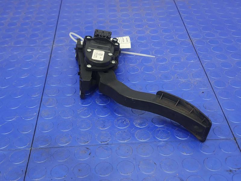 2018-2024 Nissan Titan Accelerator Pedal Assembly Genuine OEM 18002-EZ20B