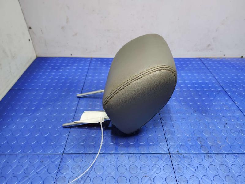 2012 Ford F-250 Super Duty Headrest