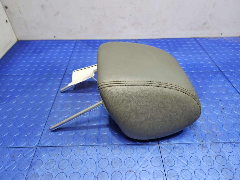 2012 Ford F-250 Super Duty Headrest
