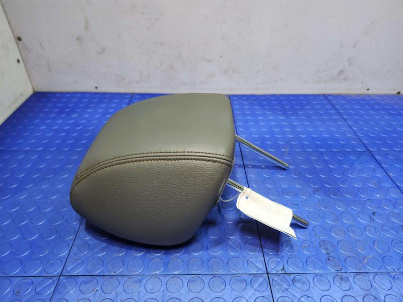 2012 Ford F-250 Super Duty Headrest