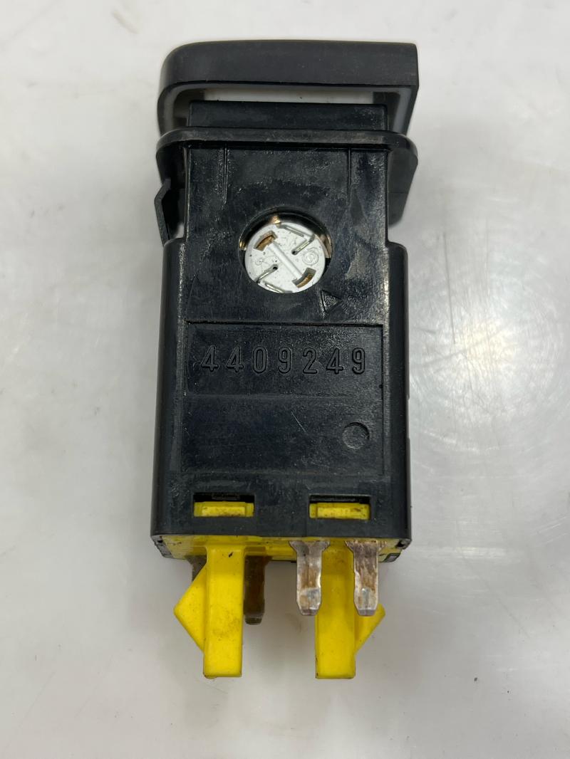 1999 - 2003 Saab 9-3 Front Heated Seat Switch OEM 4409249