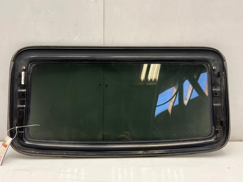 2016 Honda CR-V Roof Glass (Glass Only)