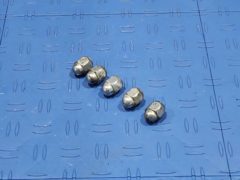 2017 Toyota Corolla Lug Nuts