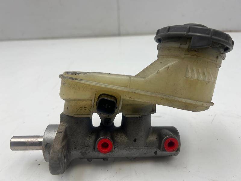 2002 - 2004 Honda CRV Brake Master Cylinder OEM 46100S9AA01