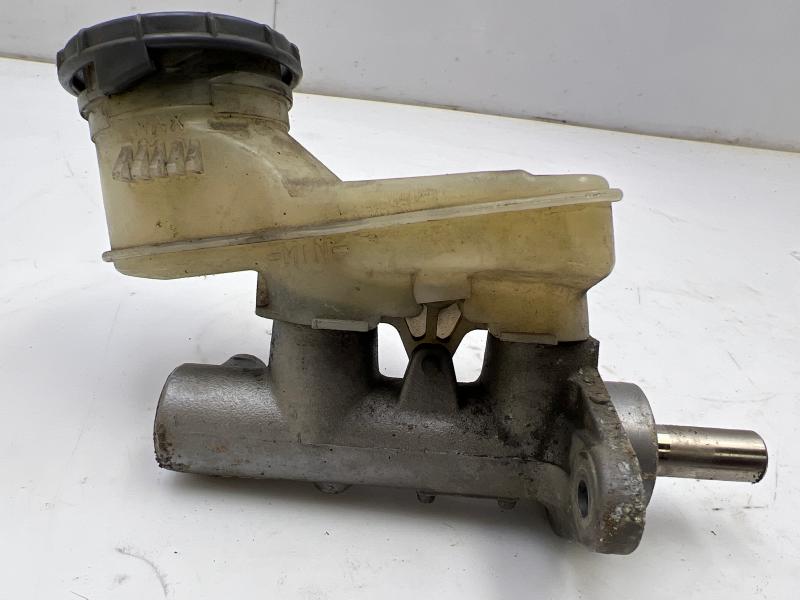 2002 - 2004 Honda CRV Brake Master Cylinder OEM 46100S9AA01