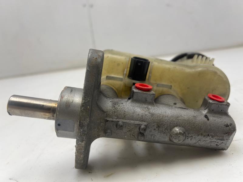 2002 - 2004 Honda CRV Brake Master Cylinder OEM 46100S9AA01
