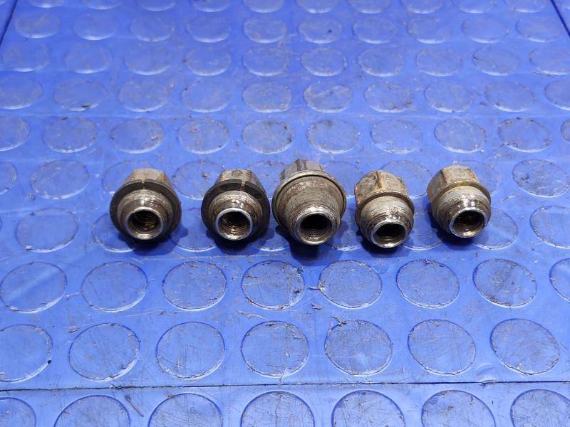 2012 Dodge Grand Caravan Lug Nuts
