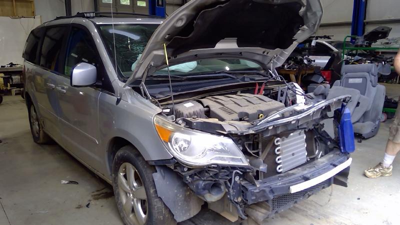 2009 Volkswagen Routan Center Pillar