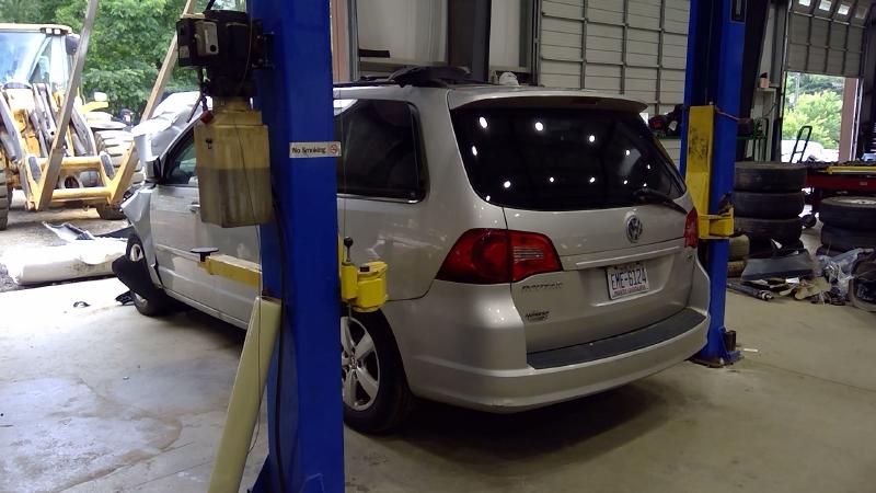 2009 Volkswagen Routan Side/Rear/Cargo Regulator