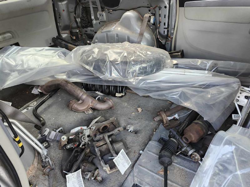 2009 Volkswagen Routan Center Pillar