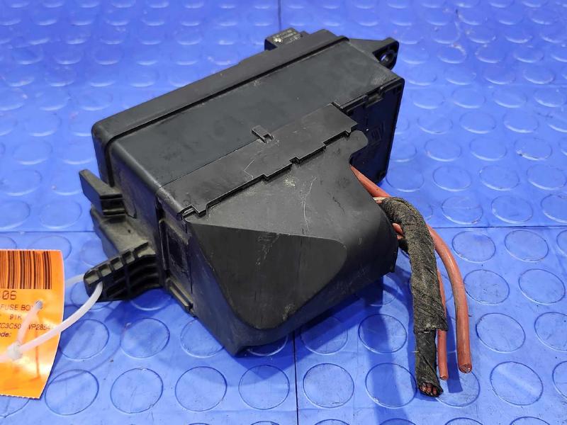 2014 MINI Cooper Countryman Engine Fuse Box