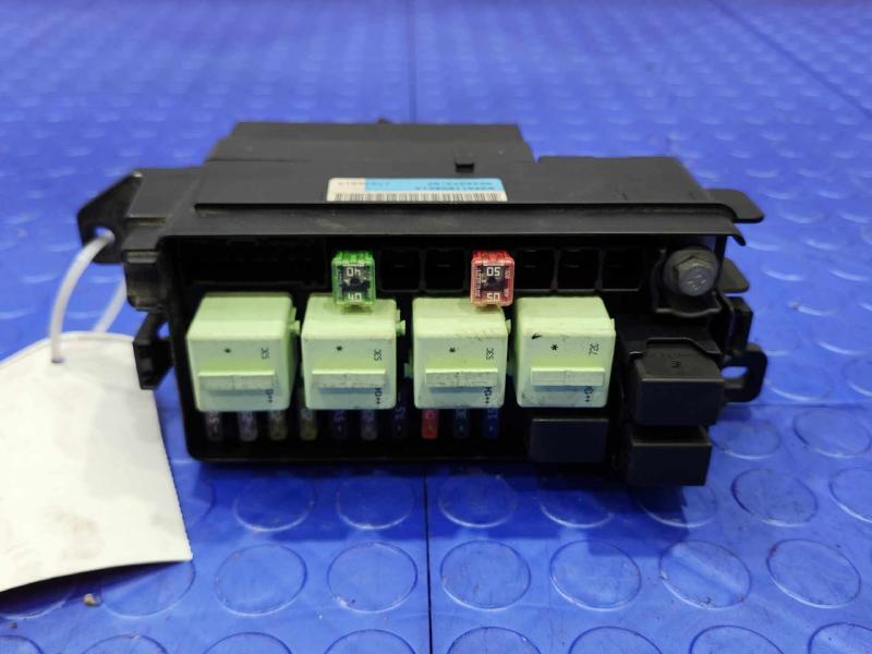 2014 MINI Cooper Countryman Engine Fuse Box