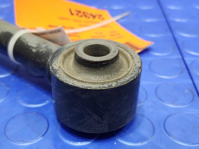 2013 Hyundai Santa Fe Lower Control Arm Rr
