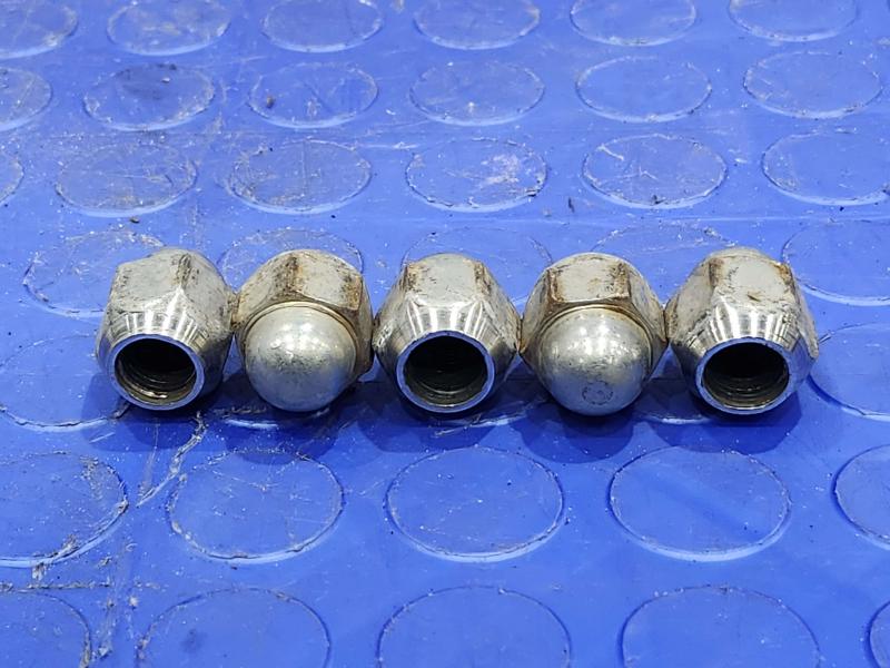 2008 Subaru Legacy Lug Nuts