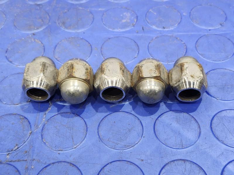 2008 Subaru Legacy Lug Nuts