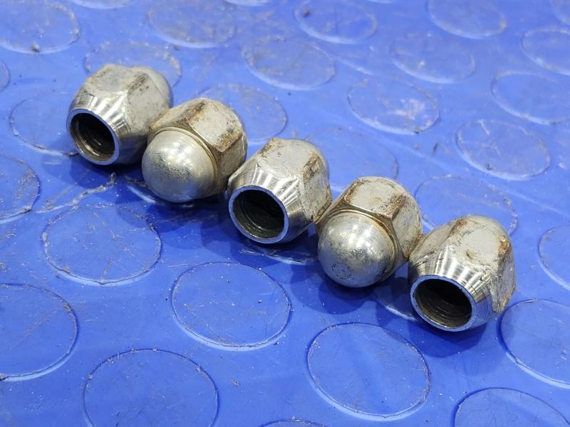 2008 Subaru Legacy Lug Nuts