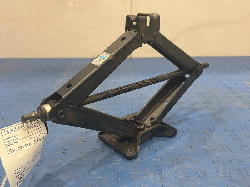 2007 Toyota RAV4 Jack Assembly