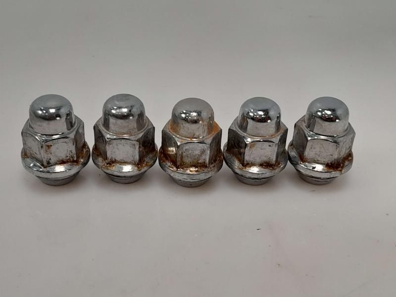 2018 Hyundai Ioniq Lug Nuts