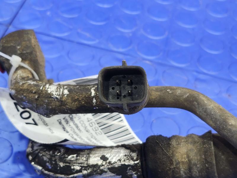 2005 Ford F-350 Super Duty Air Conditioner Hose