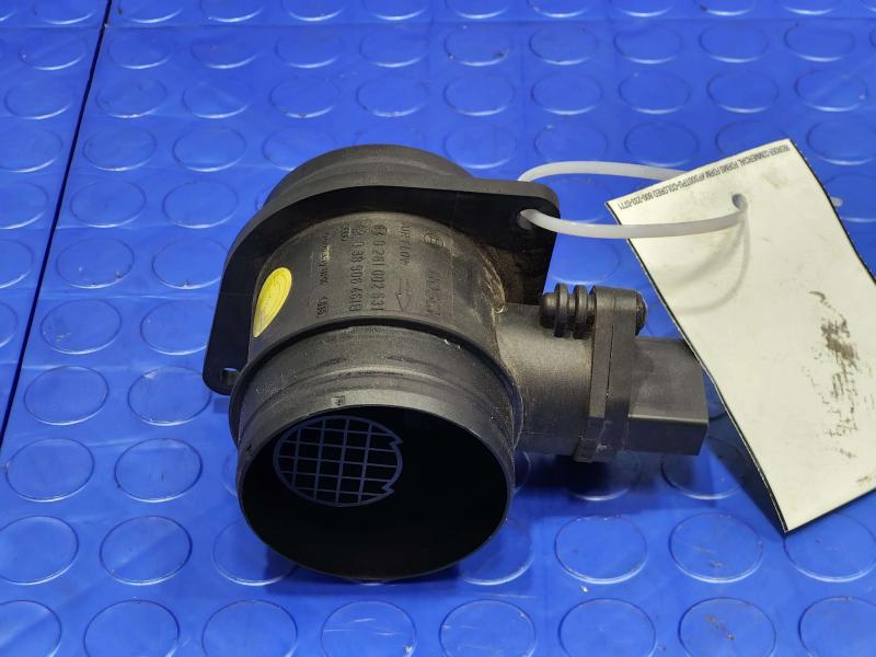 2005 Volkswagen Jetta Air Flow Meter